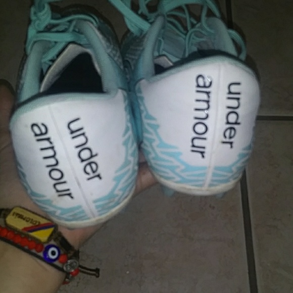 Soccer cleats - Picture 4 of 4